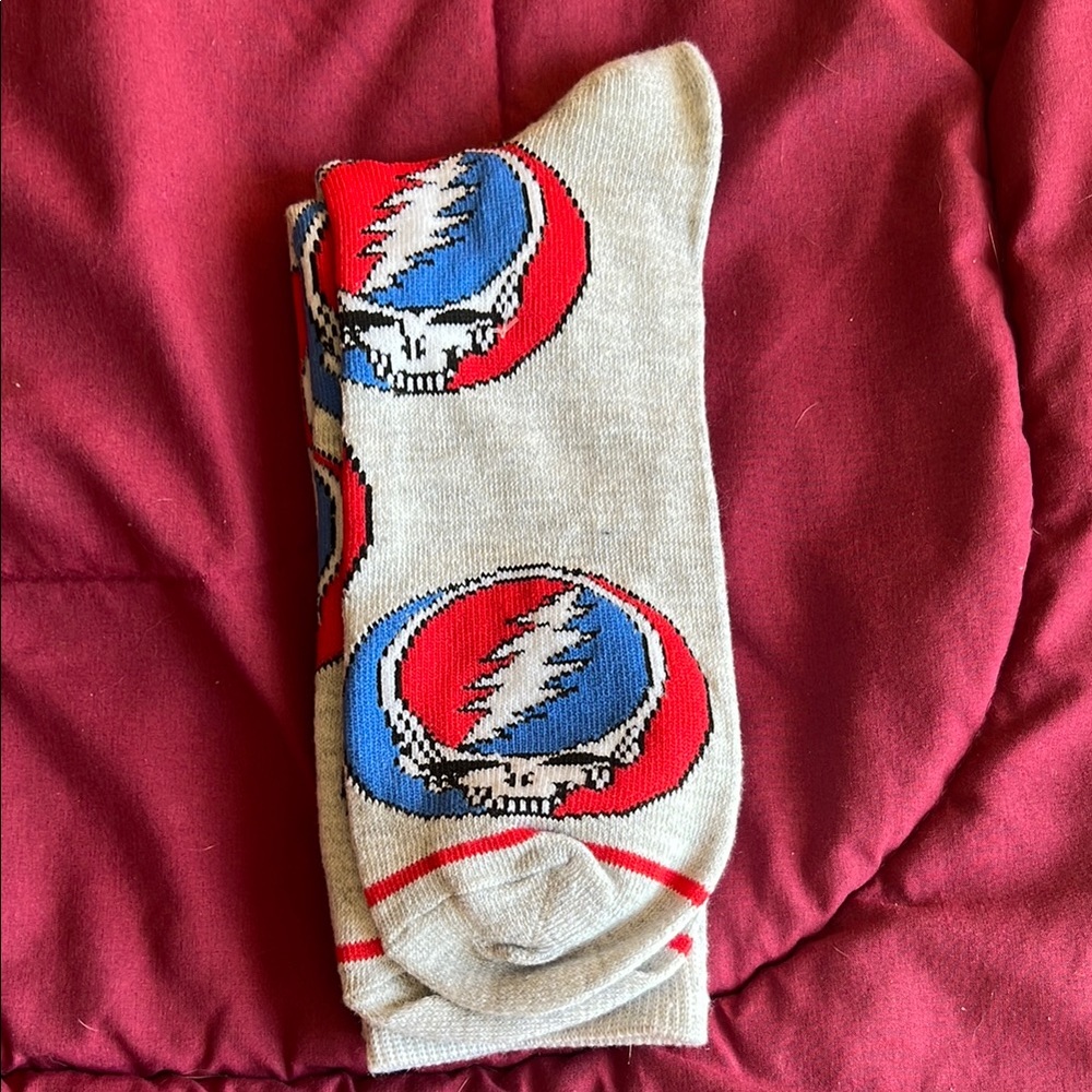 Grateful Dead Gray and Red Casual Socks with Steal Your Face - Picture 2 of 4